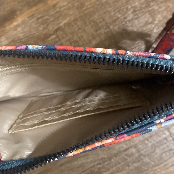 Clutch - Picture 6 of 8